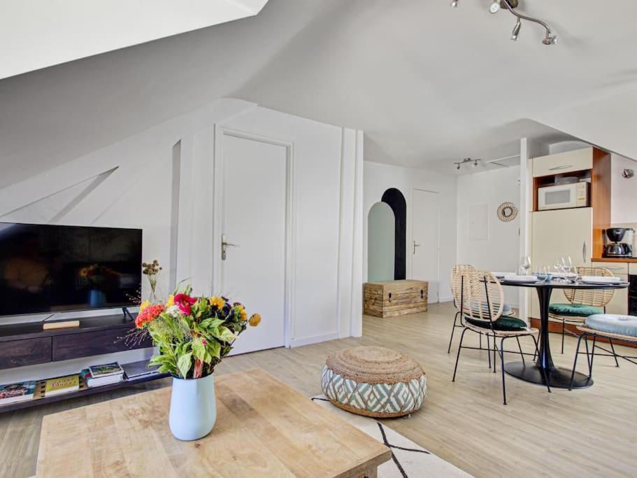 Appartement En Plein Coeur De 瓦讷 外观 照片