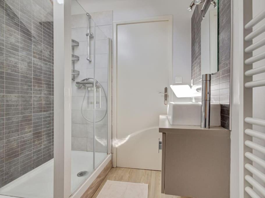 Appartement En Plein Coeur De 瓦讷 外观 照片